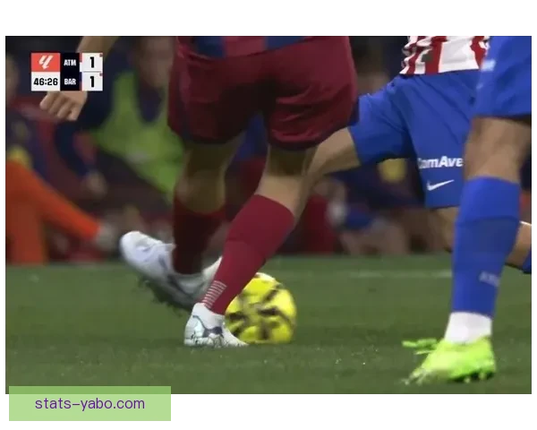 巴萨中卫蹬踏染红后获改判 西蒙尼愤怒挥手 马竞官方质疑判罚